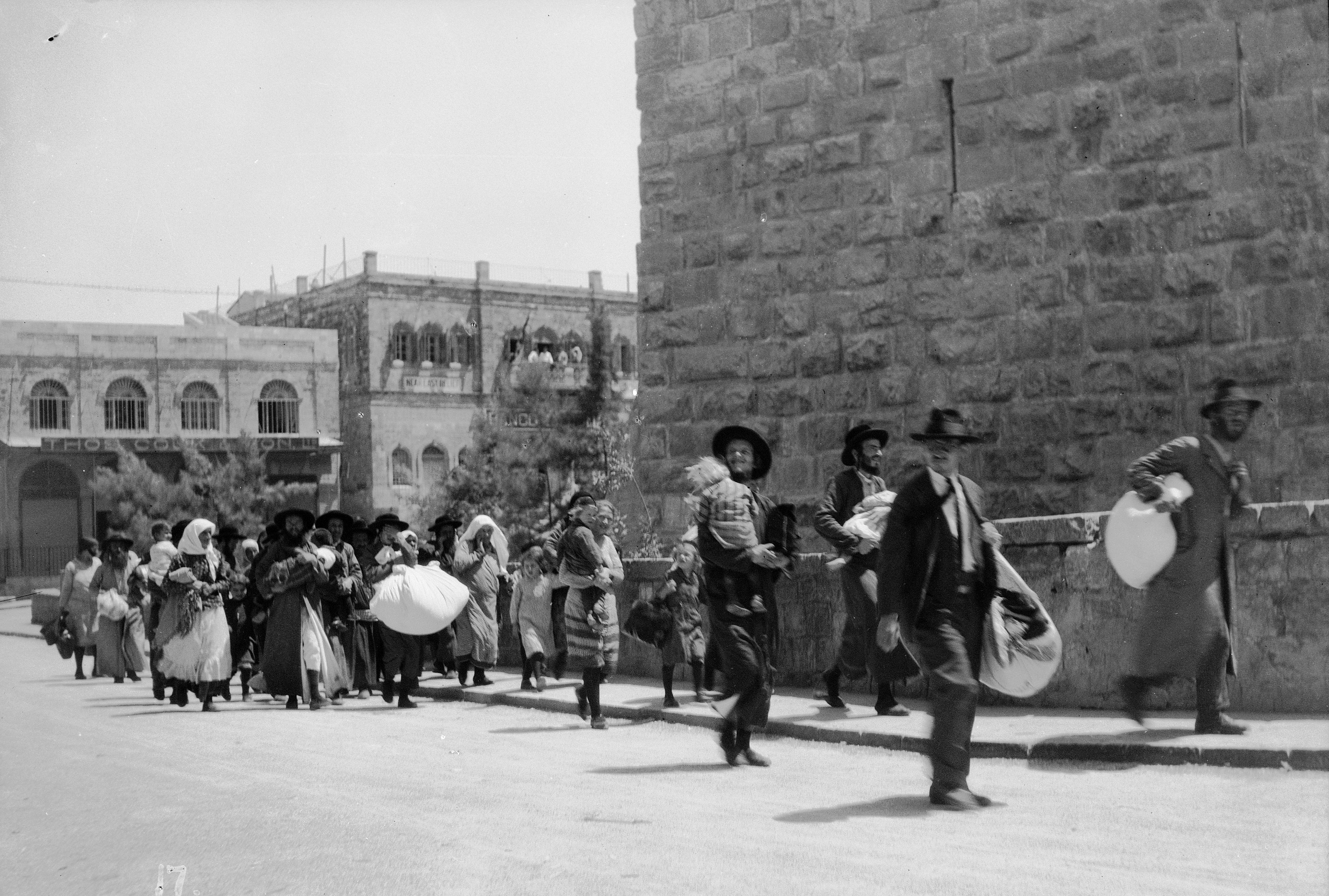 Jews dislocated from Jerusalem 1929